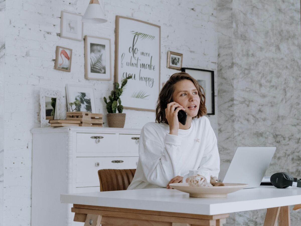 15 Passive Income Ideas for Entrepreneurs Who Prefer to Work Quietly